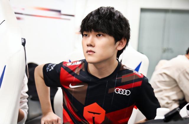 开云娱乐 - JackeyLove迎来十五赛季高光表现，快船球迷沸腾！