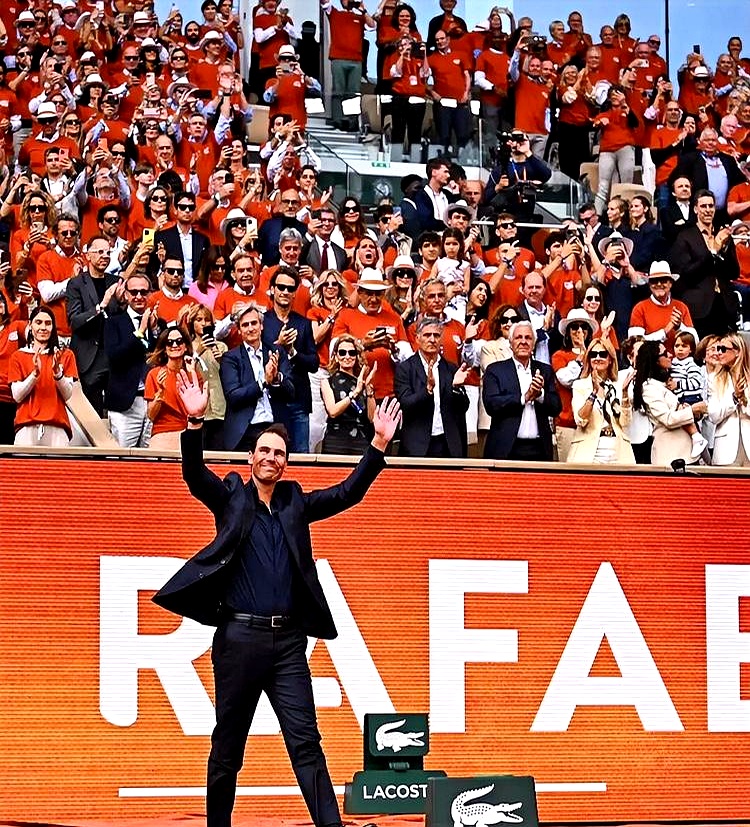 开云娱乐app - 纳达尔回归赛场，高光表现首场状态亮眼，公牛观众沸腾！